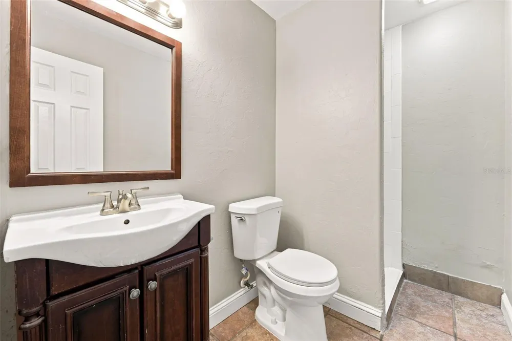 629 LA SALLE DRIVE Altamonte Springs, FL 32714