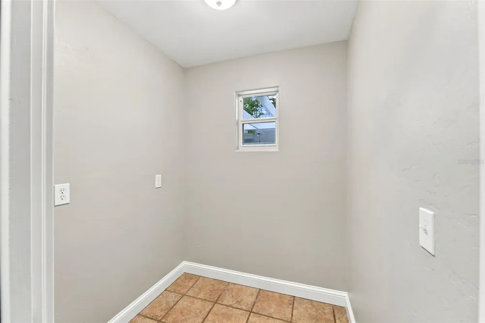 629 LA SALLE DRIVE Altamonte Springs, FL 32714