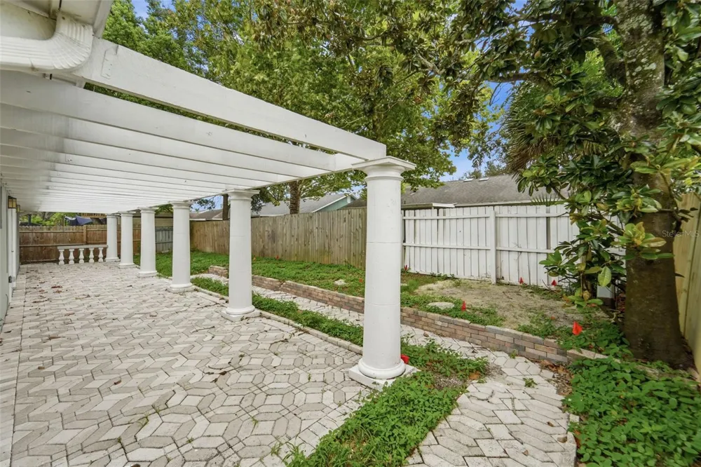 629 LA SALLE DRIVE Altamonte Springs, FL 32714