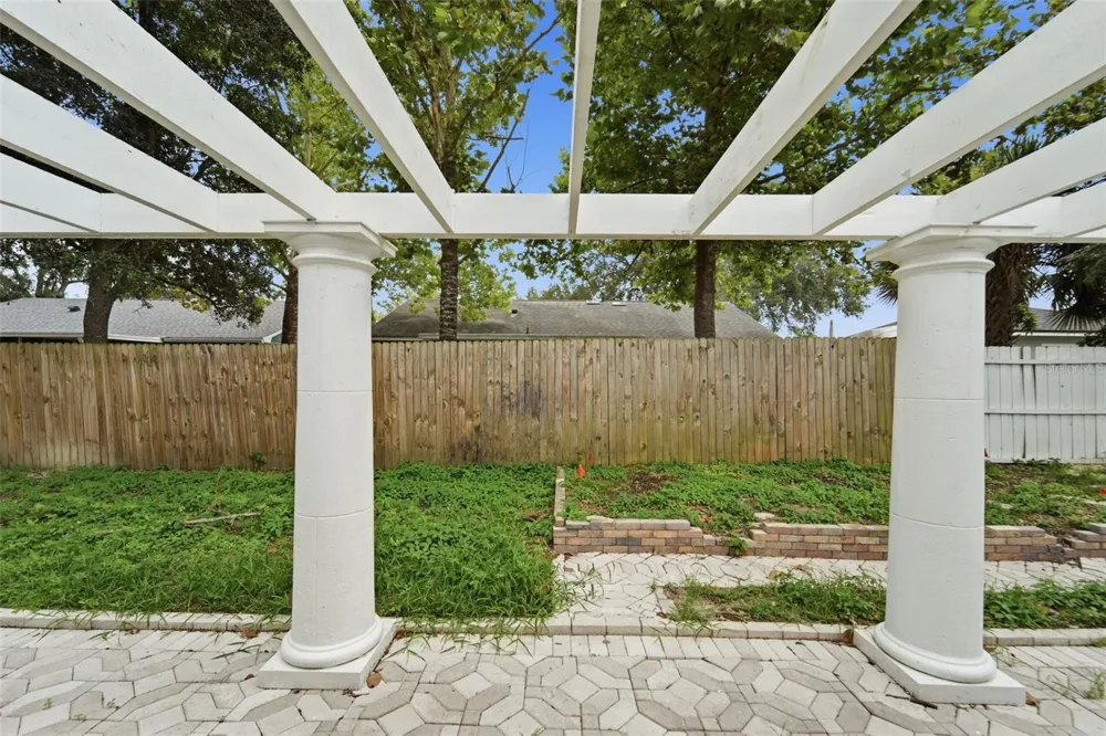 629 LA SALLE DRIVE Altamonte Springs, FL 32714