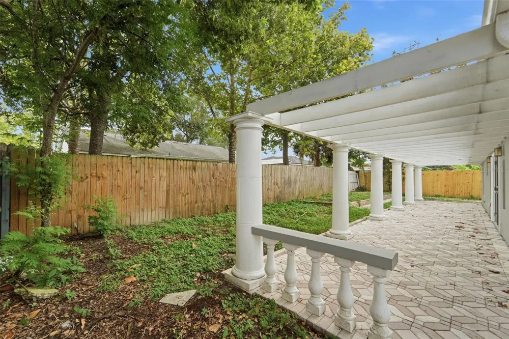 629 LA SALLE DRIVE Altamonte Springs, FL 32714