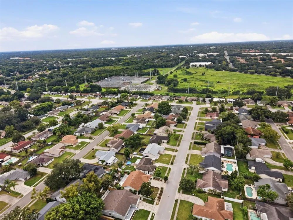629 LA SALLE DRIVE Altamonte Springs, FL 32714