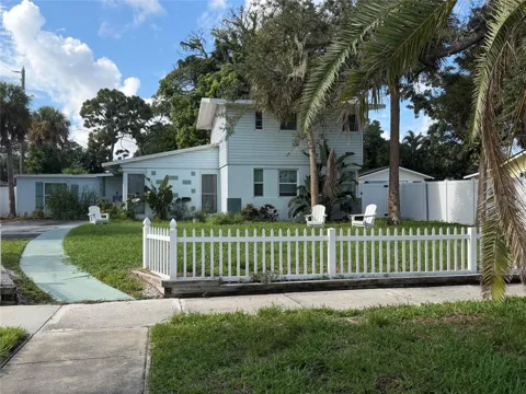 415 VENETIAN DRIVE