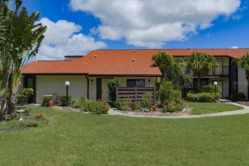 5400 34TH STREET W #15D Bradenton, FL 34210