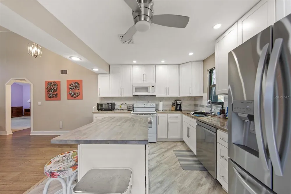5400 34TH STREET W #15D Bradenton, FL 34210