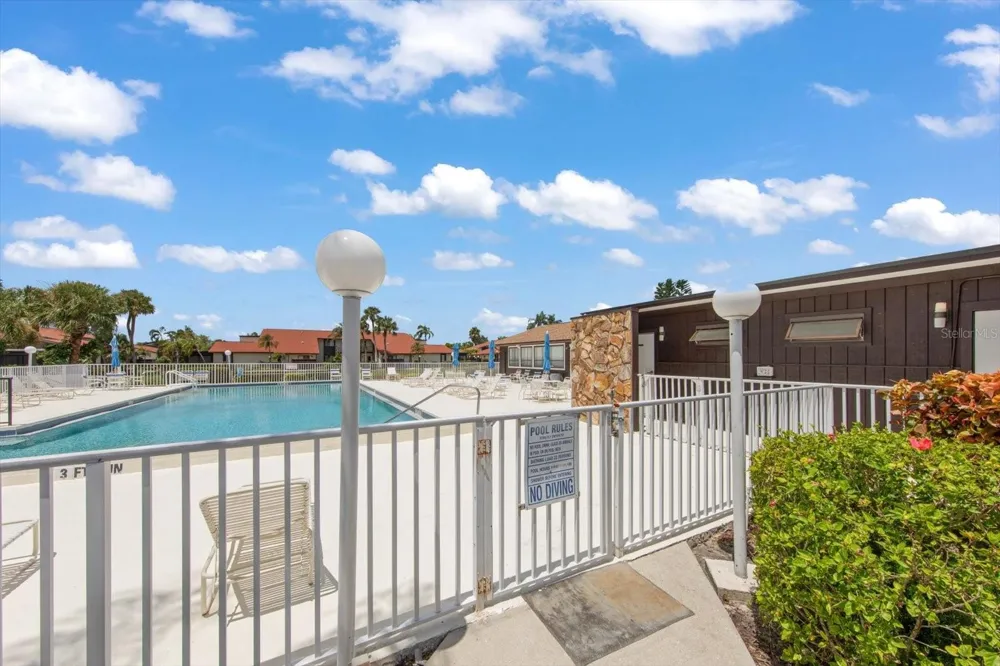 5400 34TH STREET W #15D Bradenton, FL 34210