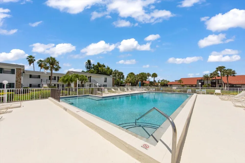 5400 34TH STREET W #15D Bradenton, FL 34210