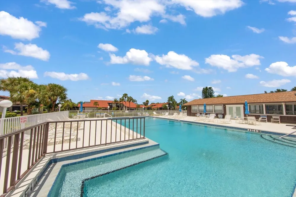 5400 34TH STREET W #15D Bradenton, FL 34210