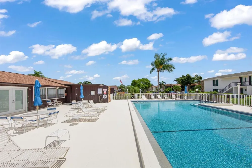 5400 34TH STREET W #15D Bradenton, FL 34210