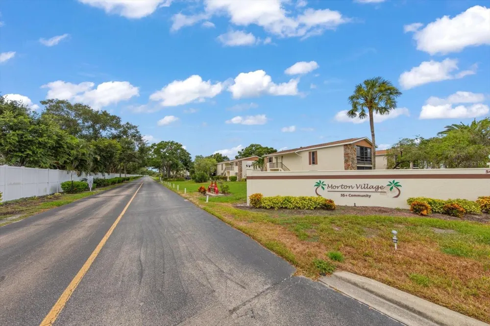 5400 34TH STREET W #15D Bradenton, FL 34210