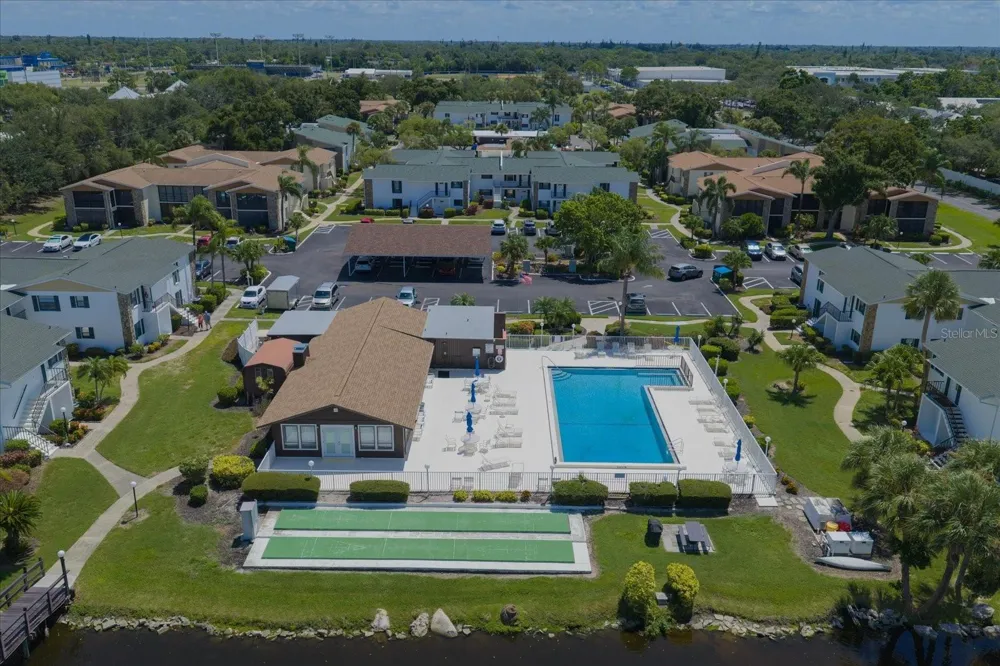 5400 34TH STREET W #15D Bradenton, FL 34210