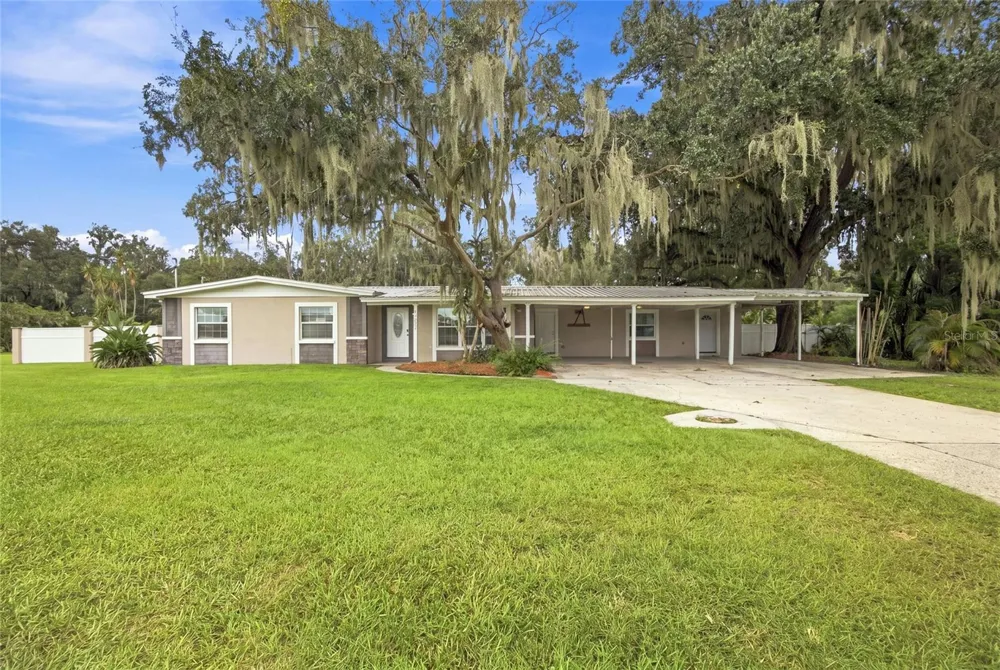 5106 THONOTOSASSA ROAD Plant City, FL 33565