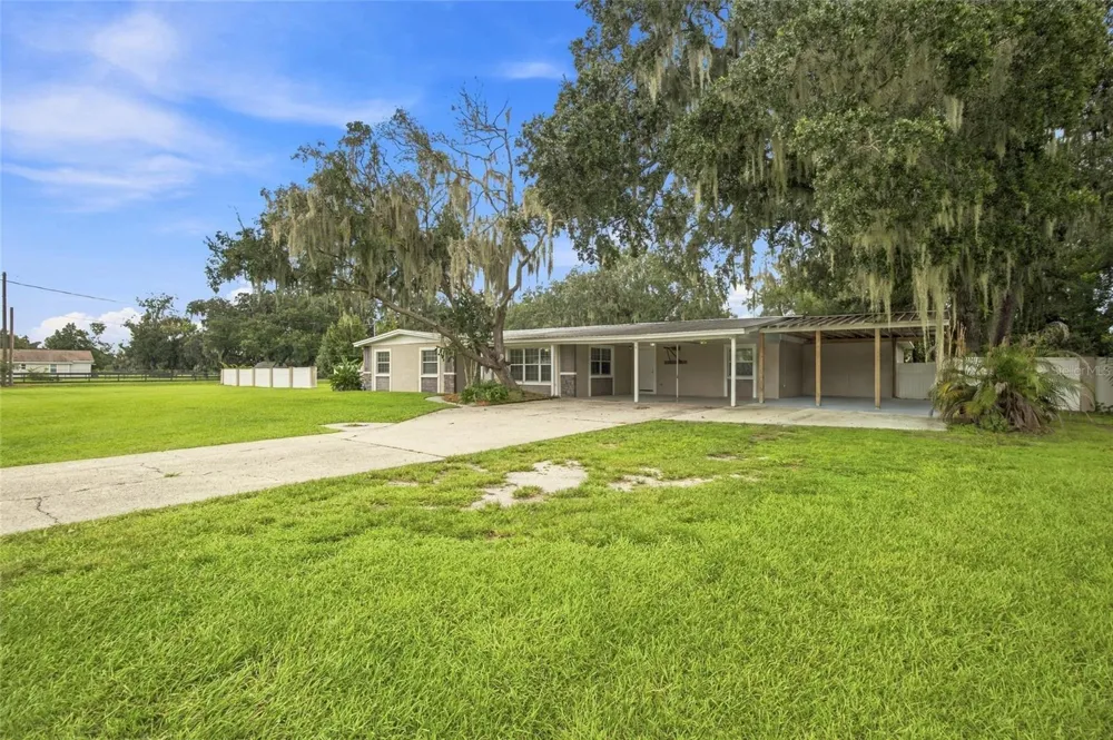 5106 THONOTOSASSA ROAD Plant City, FL 33565