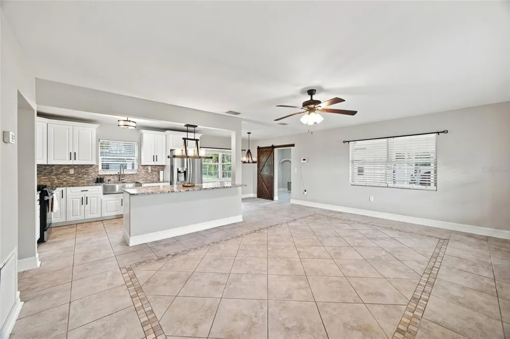 5106 THONOTOSASSA ROAD Plant City, FL 33565