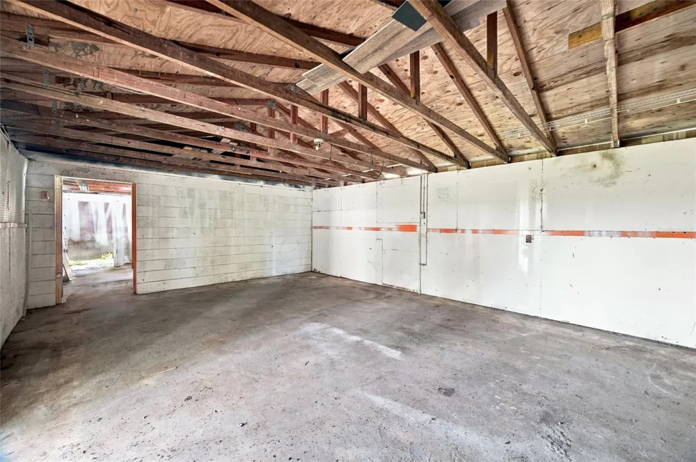 5106 THONOTOSASSA ROAD Plant City, FL 33565