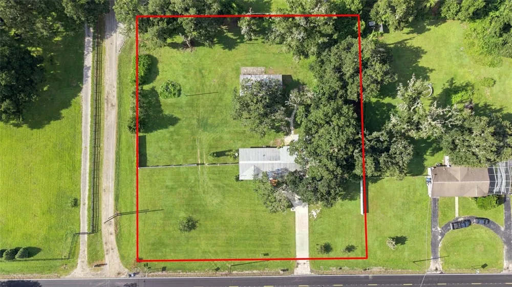5106 THONOTOSASSA ROAD Plant City, FL 33565