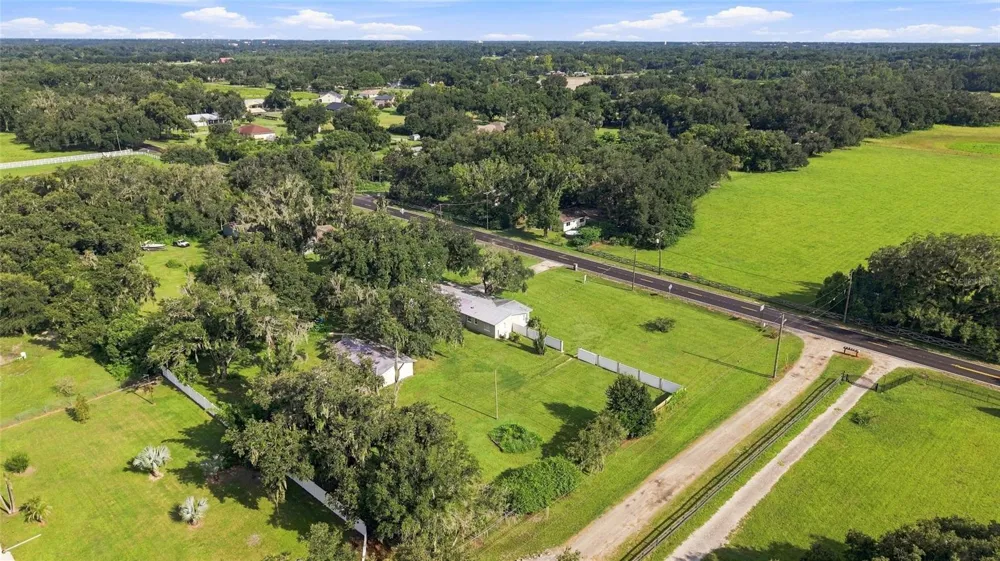 5106 THONOTOSASSA ROAD Plant City, FL 33565