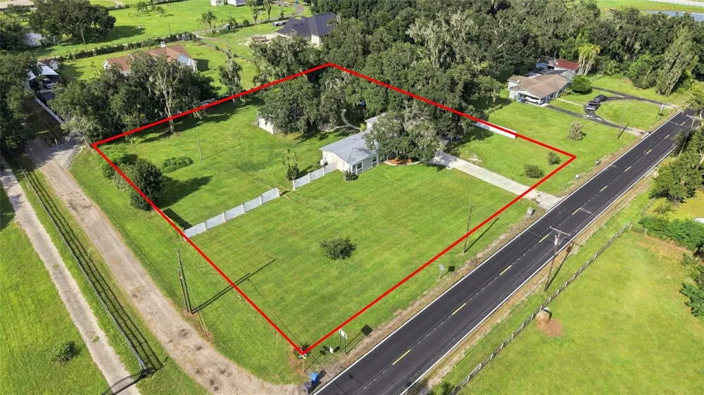 5106 THONOTOSASSA ROAD Plant City, FL 33565