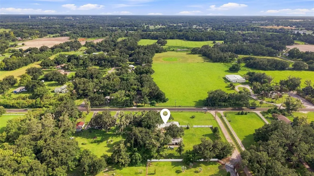 5106 THONOTOSASSA ROAD Plant City, FL 33565