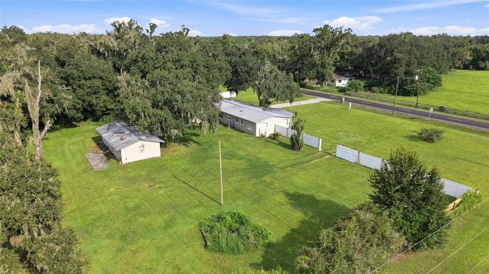 5106 THONOTOSASSA ROAD Plant City, FL 33565