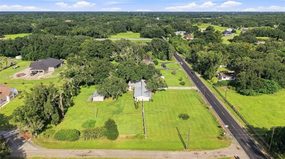 5106 THONOTOSASSA ROAD Plant City, FL 33565