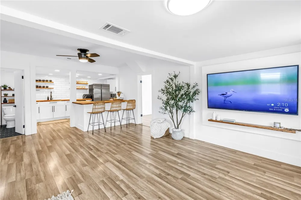 1537 39TH STREET S St Petersburg, FL 33711