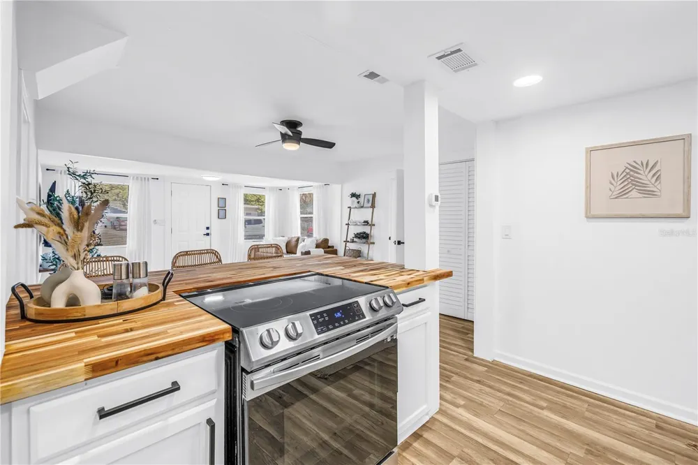 1537 39TH STREET S St Petersburg, FL 33711
