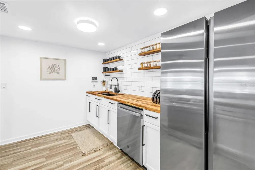 1537 39TH STREET S St Petersburg, FL 33711