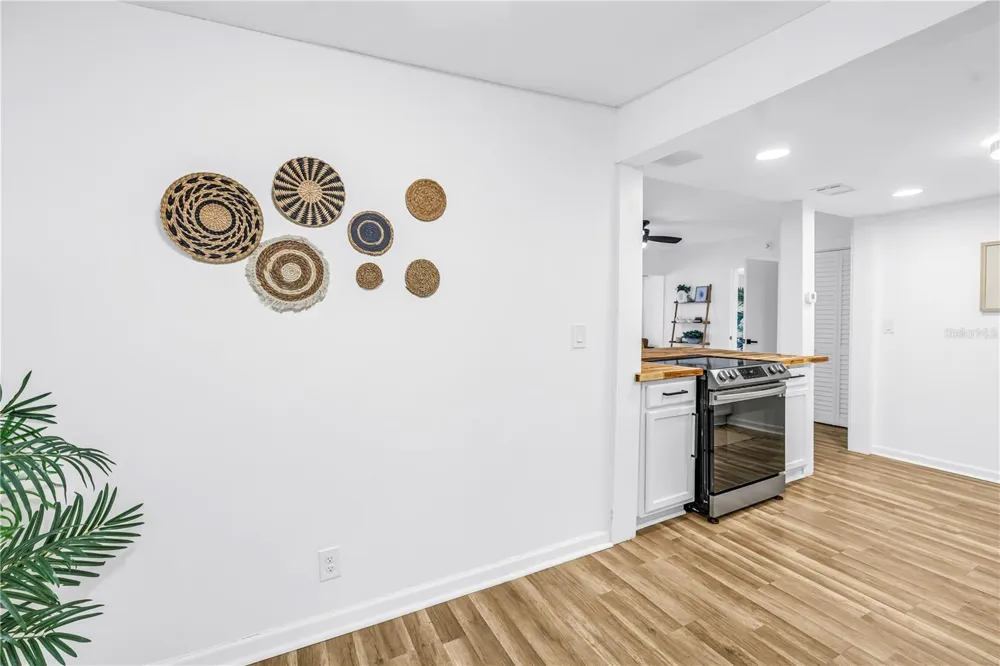 1537 39TH STREET S St Petersburg, FL 33711