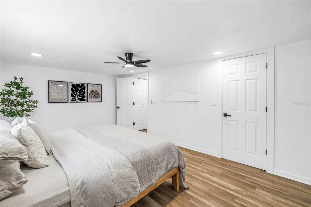 1537 39TH STREET S St Petersburg, FL 33711