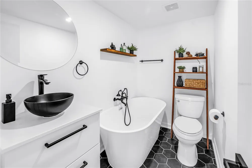 1537 39TH STREET S St Petersburg, FL 33711