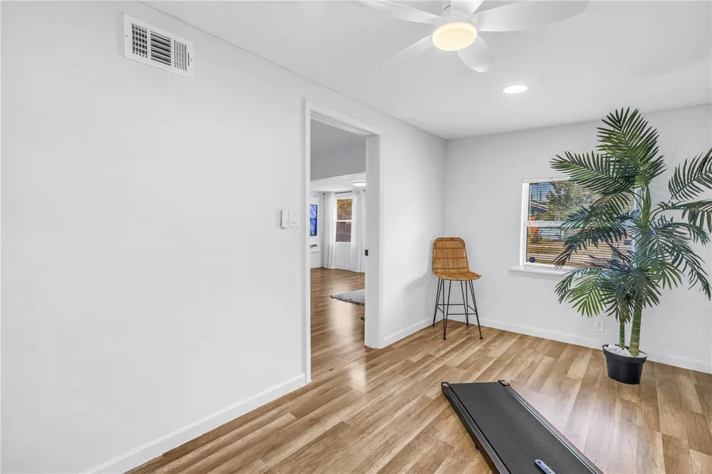 1537 39TH STREET S St Petersburg, FL 33711