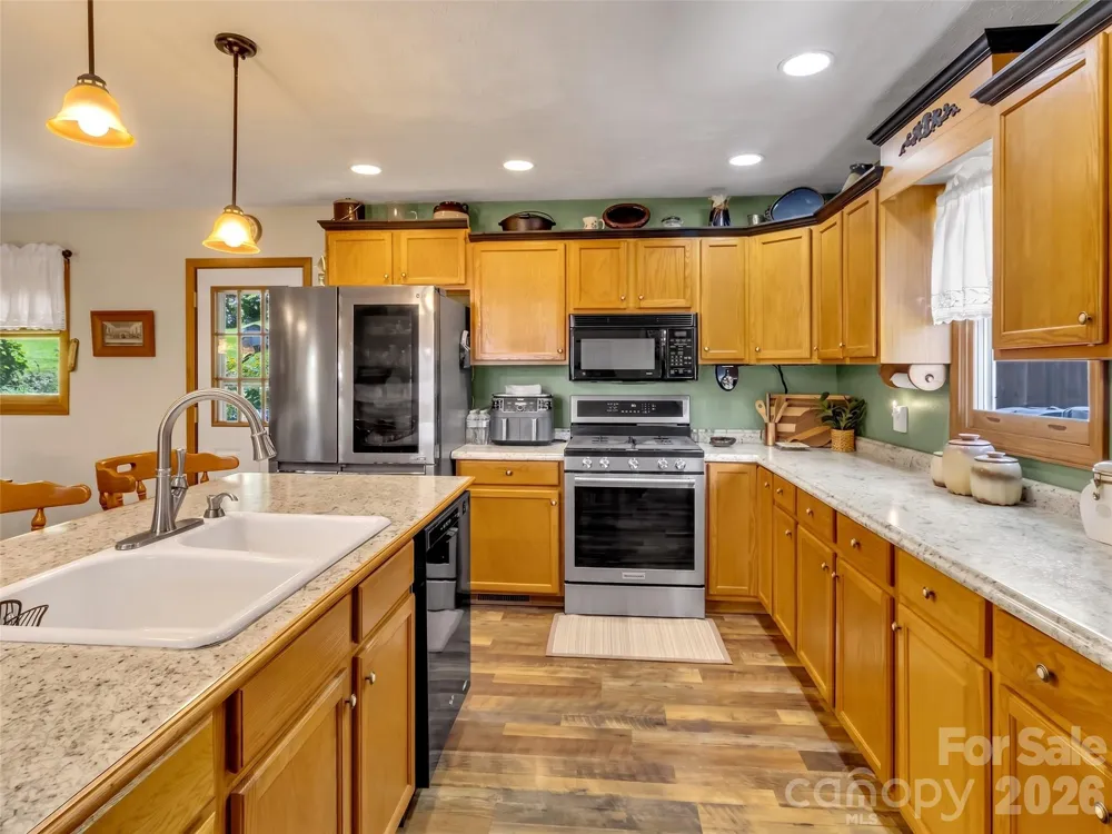 555 Acres View Drive Waynesville, NC 28786