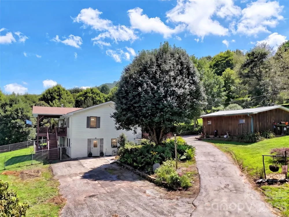 555 Acres View Drive Waynesville, NC 28786