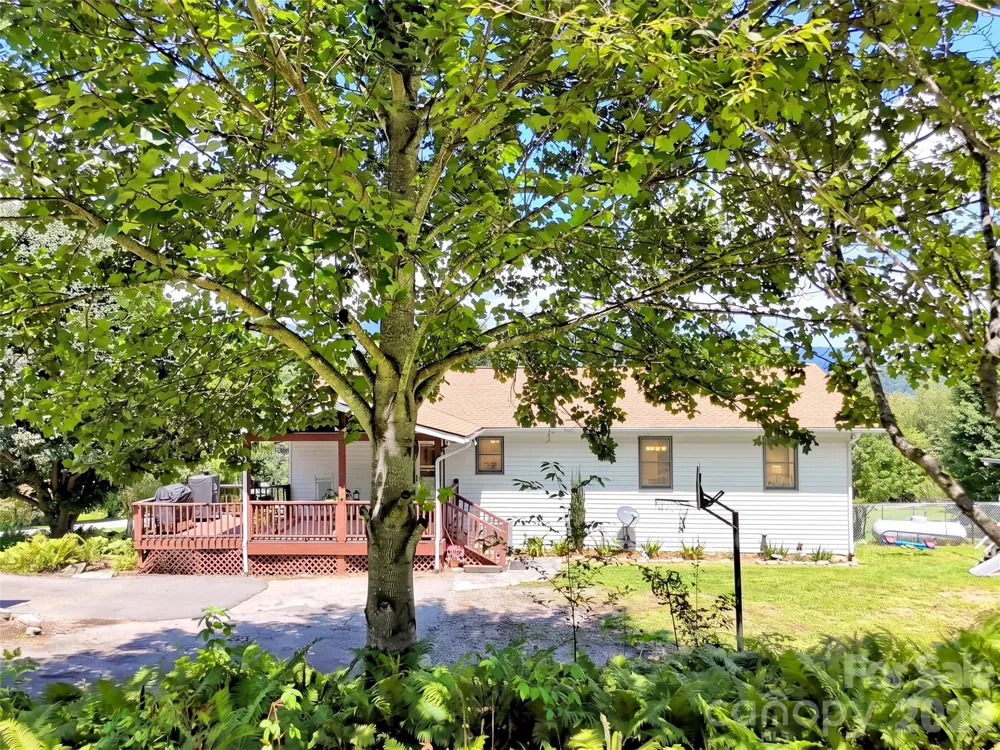 555 Acres View Drive Waynesville, NC 28786
