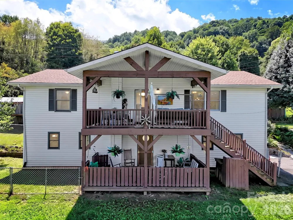 555 Acres View Drive Waynesville, NC 28786