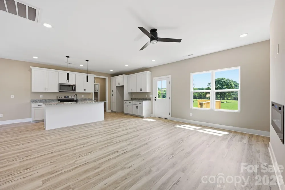 1513 Robin Road Newton, NC 28658