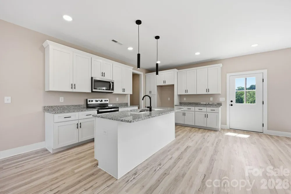 1513 Robin Road Newton, NC 28658