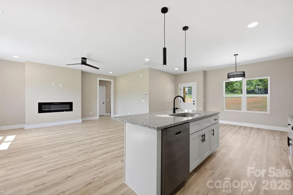 1513 Robin Road Newton, NC 28658