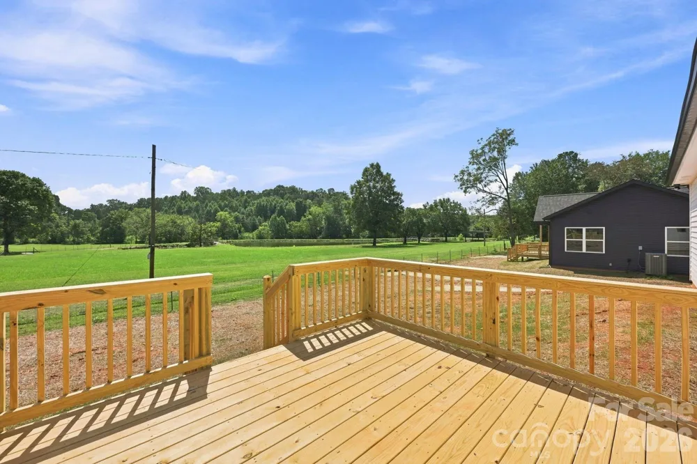 1513 Robin Road Newton, NC 28658