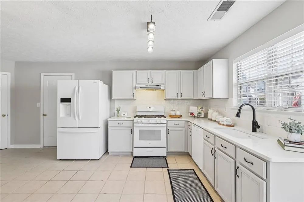 2375 Ashton Drive Roswell, GA 30076