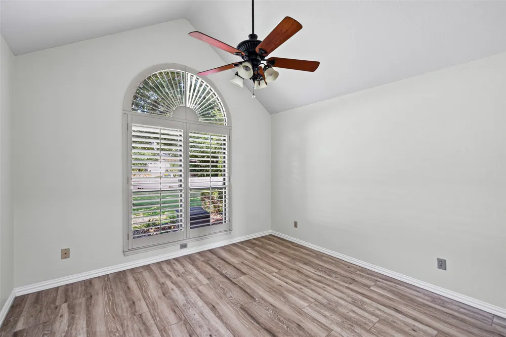 2325 River Road Granbury, TX 76048
