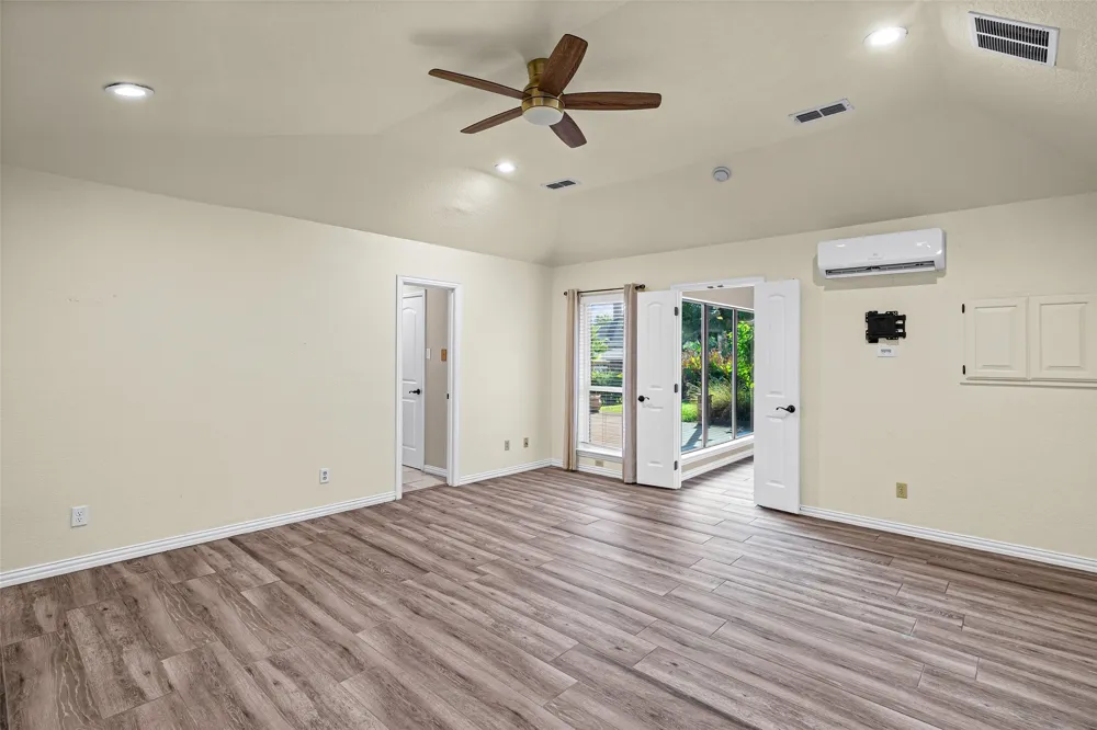 2325 River Road Granbury, TX 76048