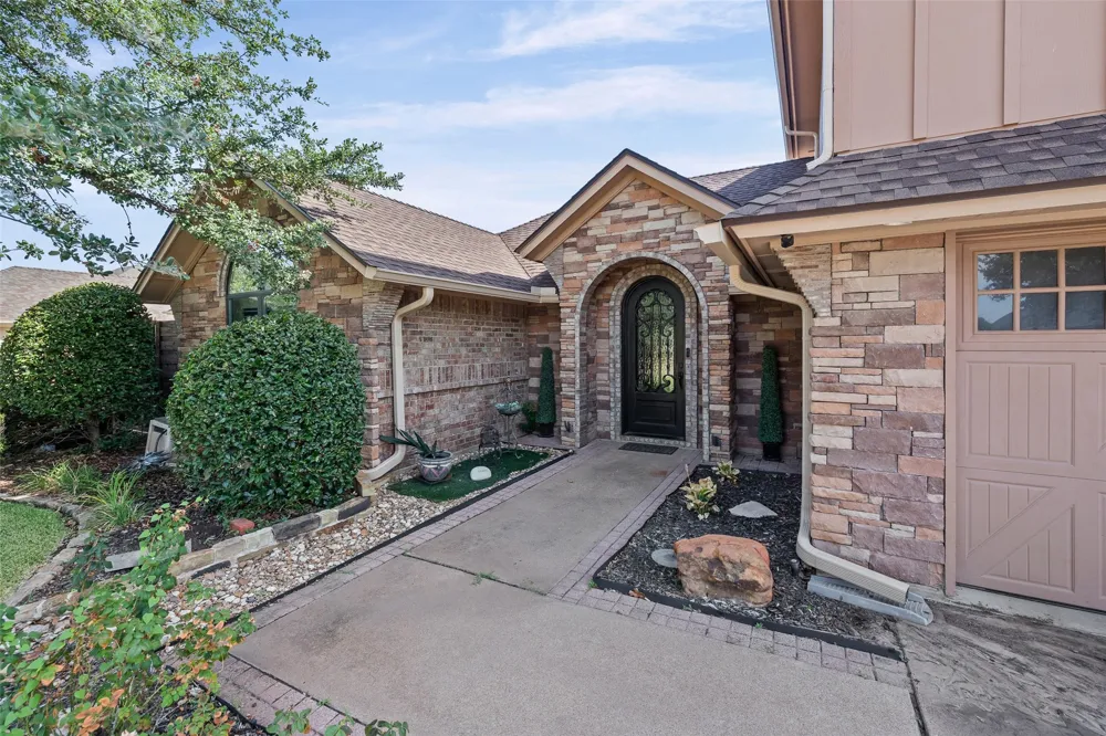 2325 River Road Granbury, TX 76048