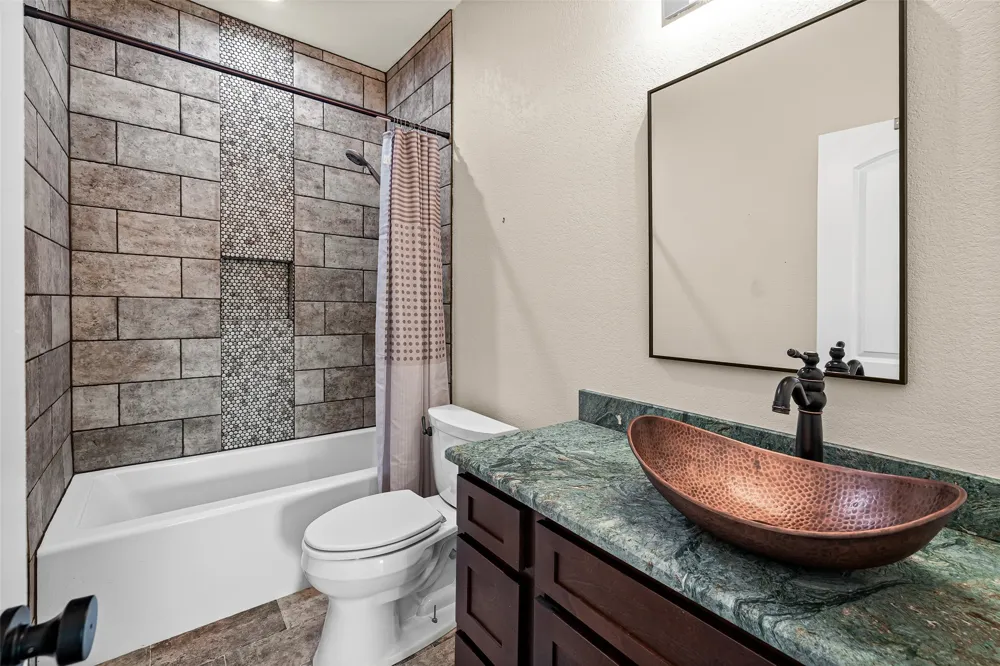 2325 River Road Granbury, TX 76048
