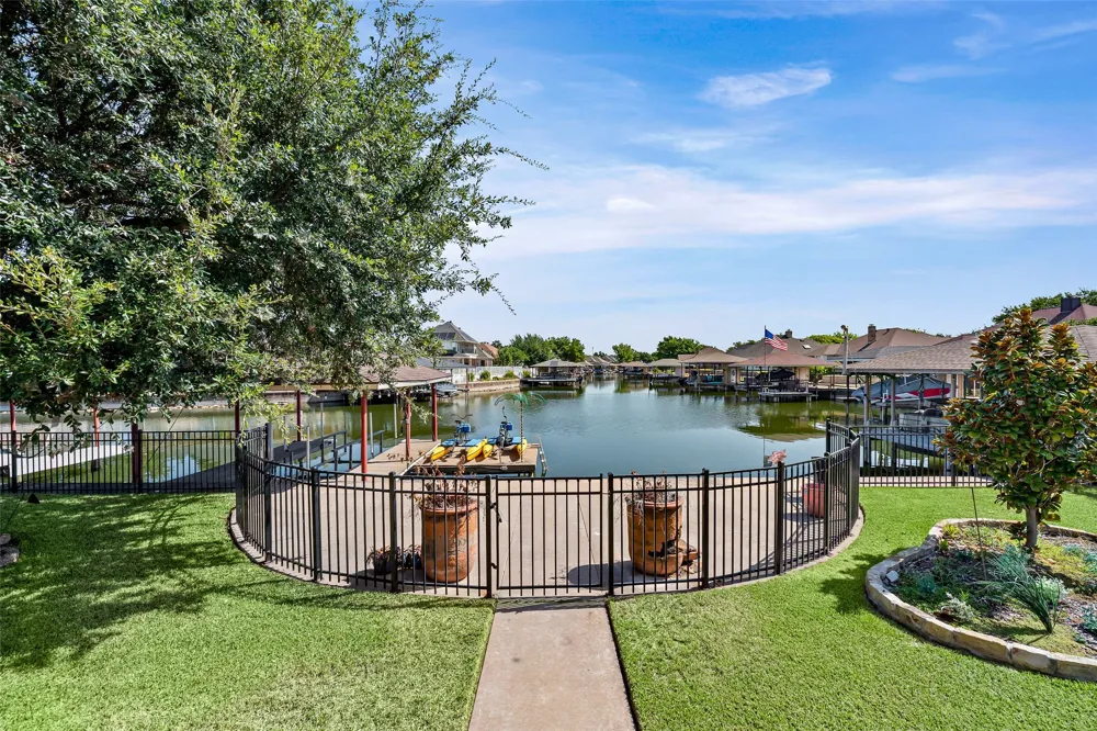 2325 River Road Granbury, TX 76048