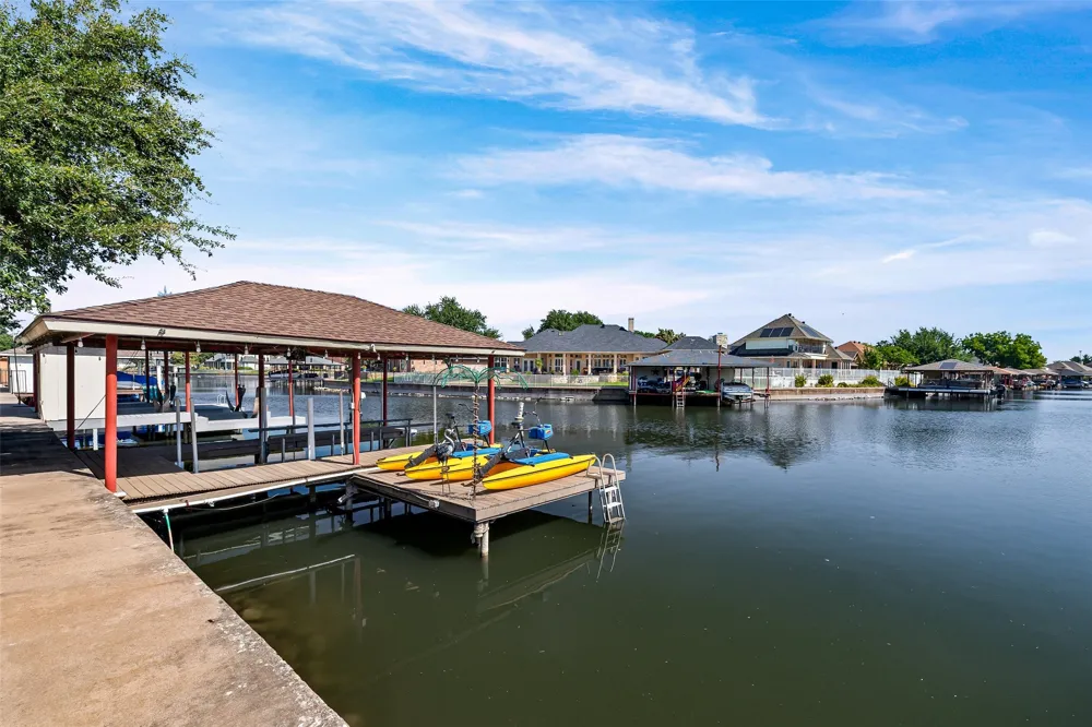 2325 River Road Granbury, TX 76048