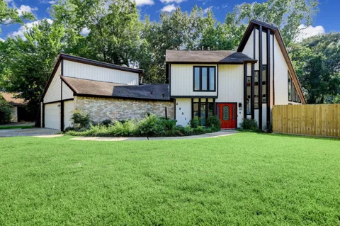 20019 Legend Oak Drive