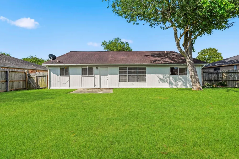 10107 Willmont Road La Porte, TX 77571