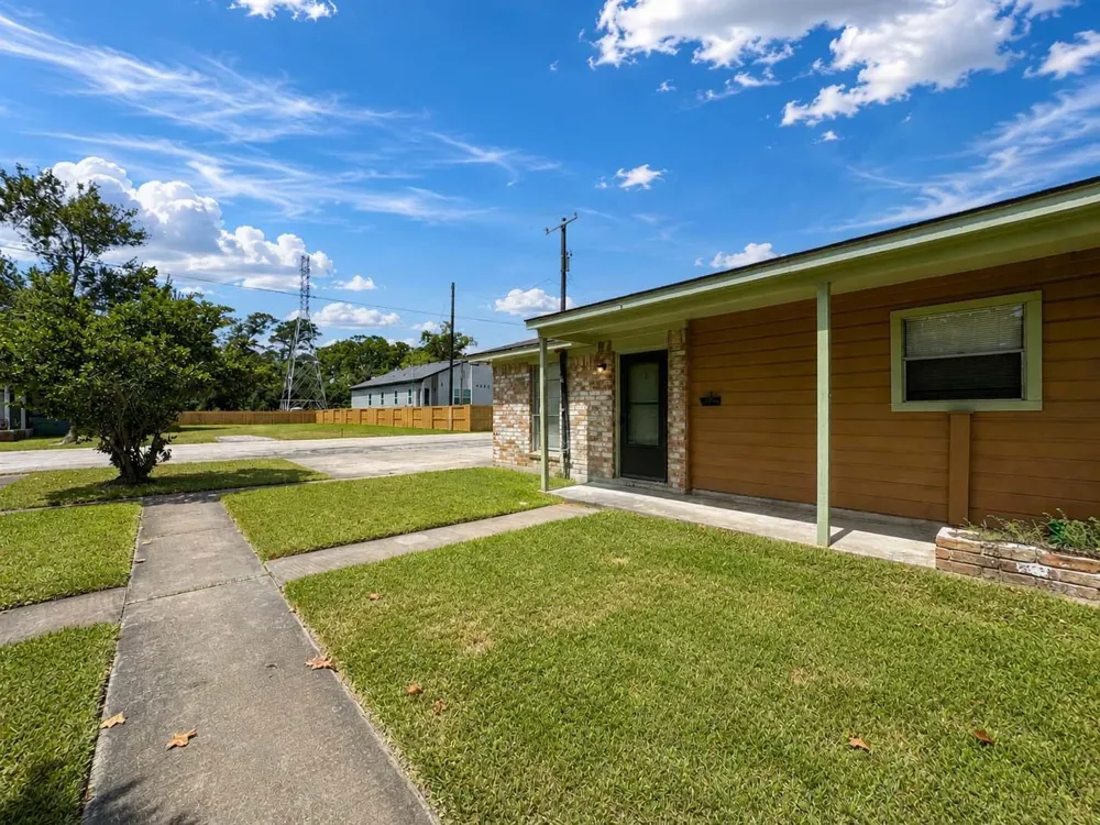 4537 Dakota Street #1 Dickinson, TX 77539